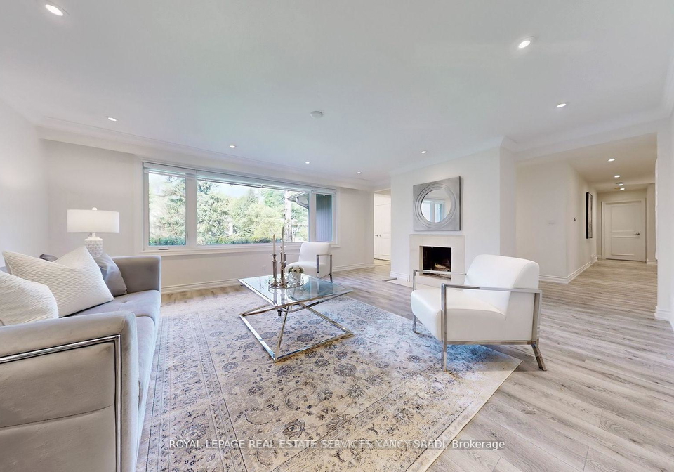 15-farrington-drive-north-york-ontario-c13173588