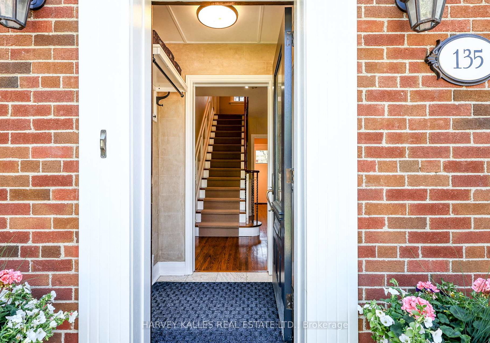 135-bombay-avenue-toronto-ontario-c13173770