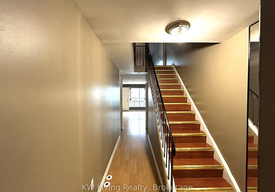 22-bracken-fernway-north-york-ontario-c13173822