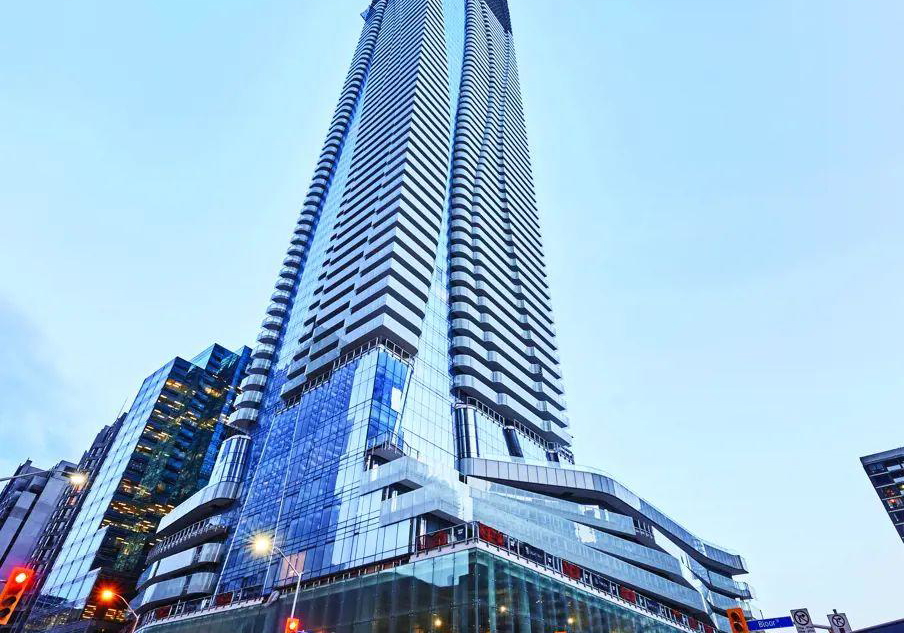 bloor-street-toronto-ontario-c13174292