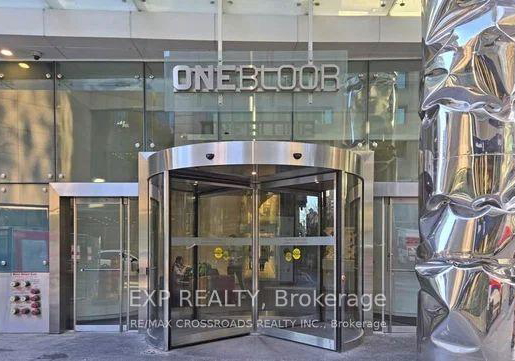bloor-street-toronto-ontario-c13174292