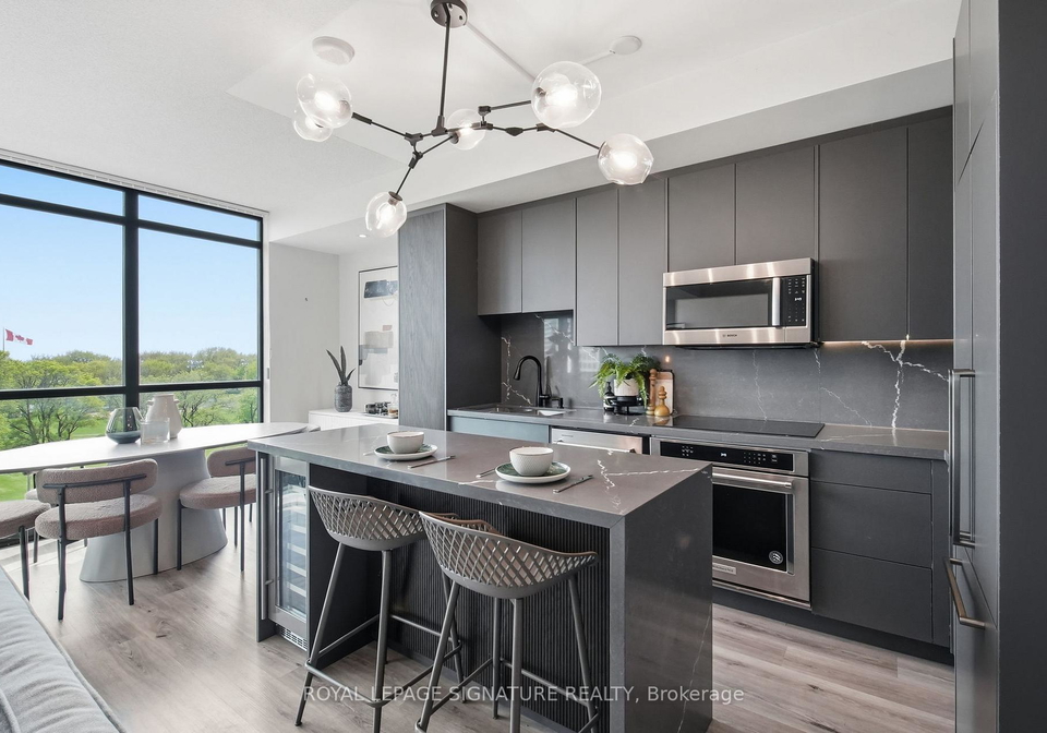 215-fort-york-boulevard-toronto-ontario-c13174420