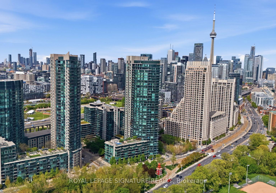 215-fort-york-boulevard-toronto-ontario-c13174420