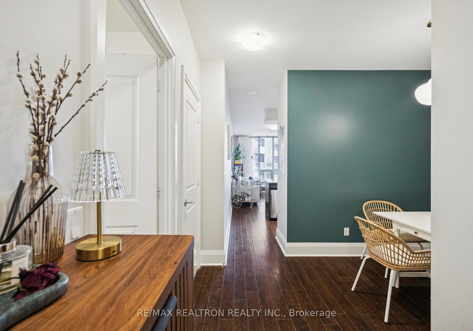 100-harrison-garden-boulevard-north-york-ontario-c13174468