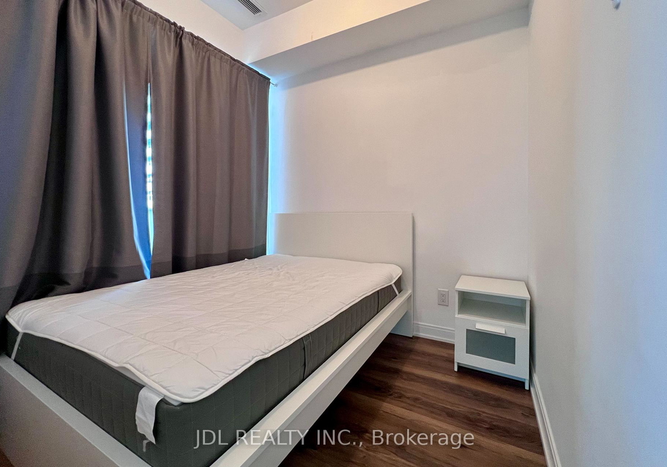 42-charles-street-e-toronto-ontario-c13174750
