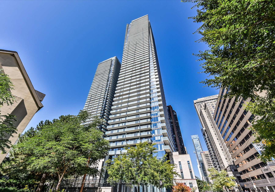 1080-bay-street-toronto-ontario-c13175080