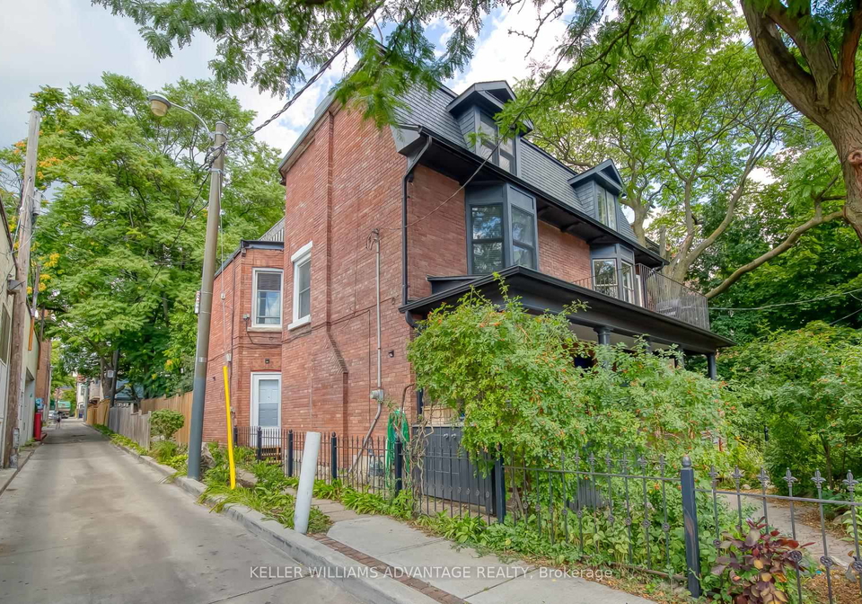 254a-carlton-street-toronto-ontario-c13175400