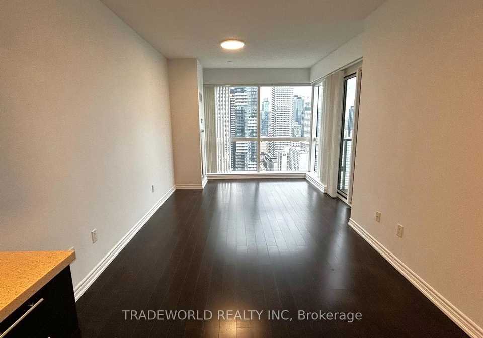386-yonge-street-toronto-ontario-c13175612