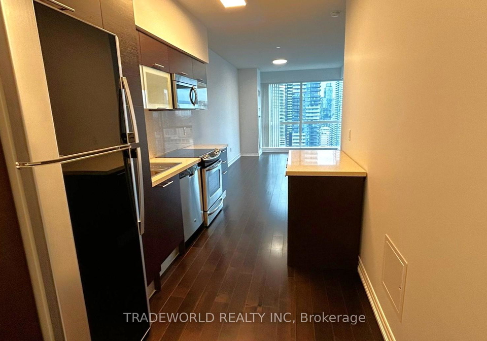 386-yonge-street-toronto-ontario-c13175612