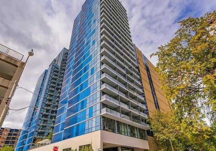 210-simcoe-street-toronto-ontario-c13175860