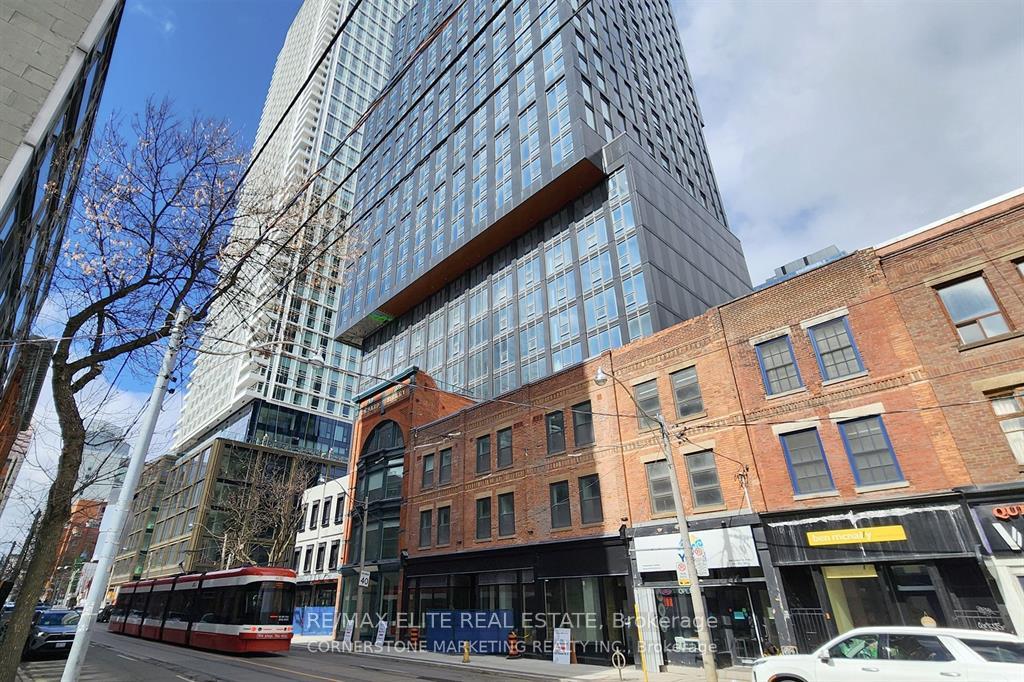 100-queen-street-e-toronto-ontario-c13176432