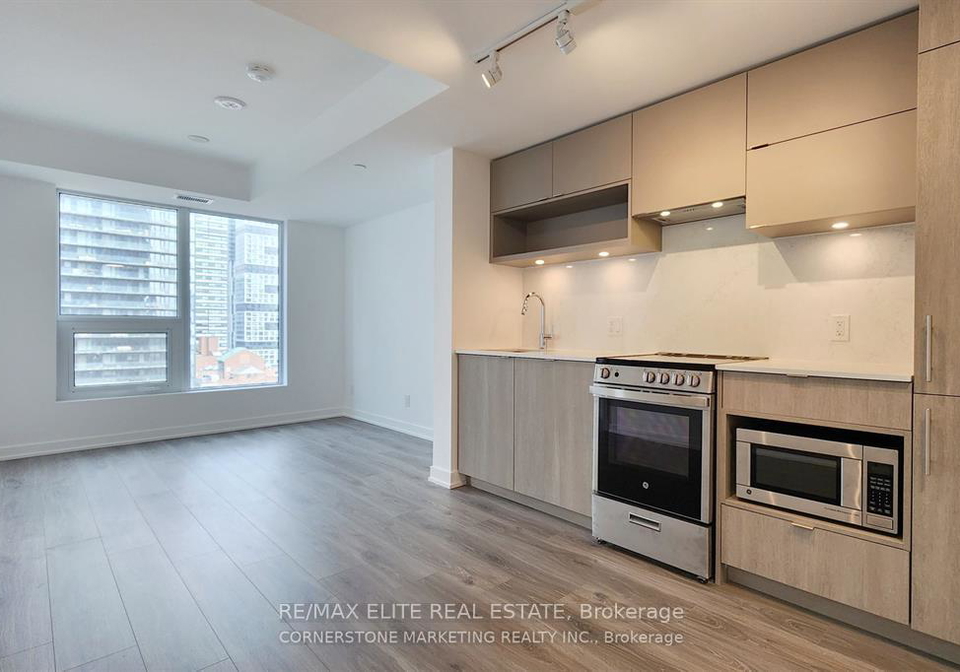 100-queen-street-e-toronto-ontario-c13176432