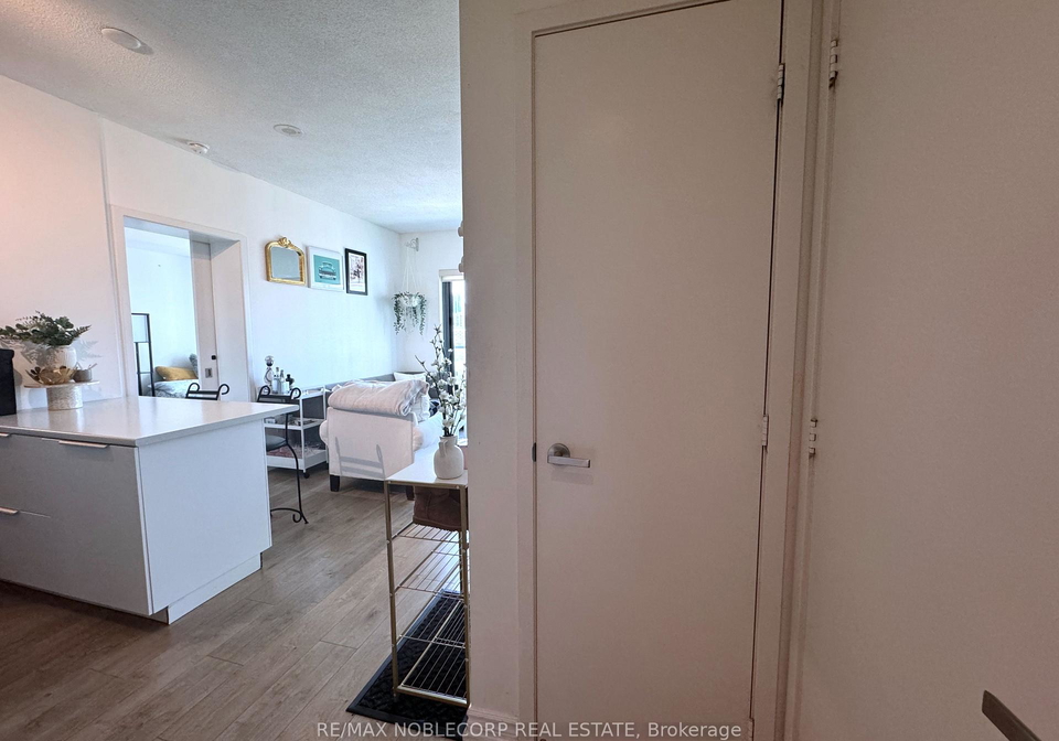 159-dundas-street-e-toronto-ontario-c13176560