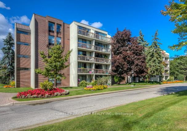 10-fashion-roseway-north-york-ontario-c13176922
