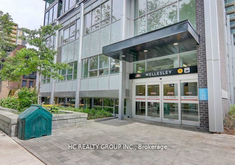17-dundonald-street-toronto-ontario-c13177086