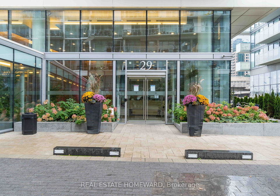 29-queens-quay-e-toronto-ontario-c13177492