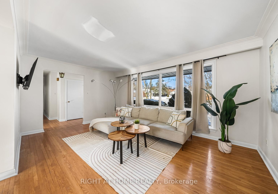 35-caswell-drive-north-york-ontario-c13179376