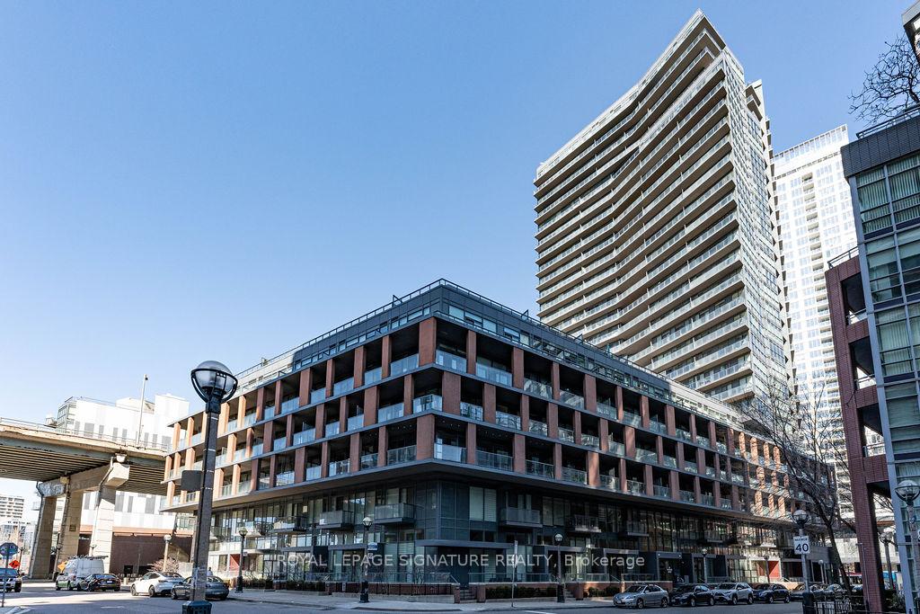 20-bruyeres-mews-toronto-ontario-c13179506