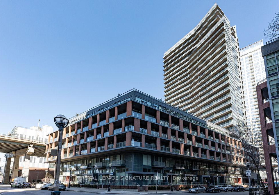 20-bruyeres-mews-toronto-ontario-c13179506