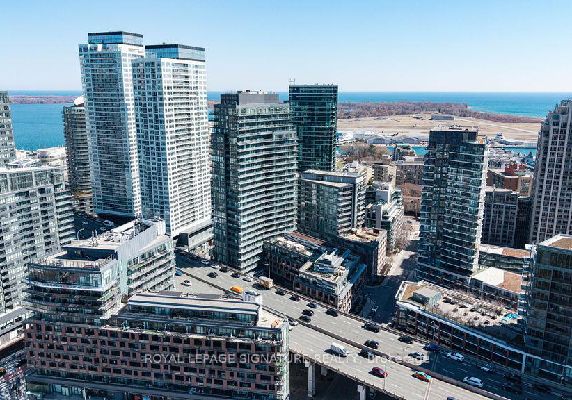 20-bruyeres-mews-toronto-ontario-c13179506