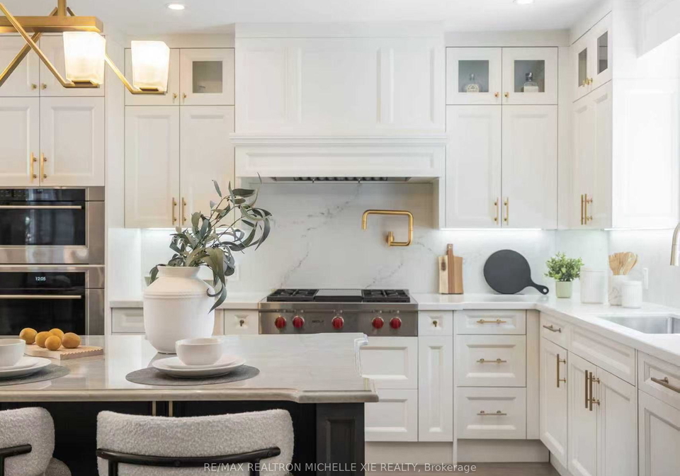 15-strathallan-boulevard-toronto-ontario-c13179724