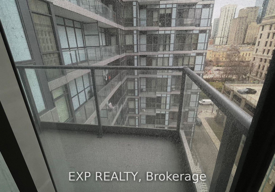 210-simcoe-street-toronto-ontario-c13182110