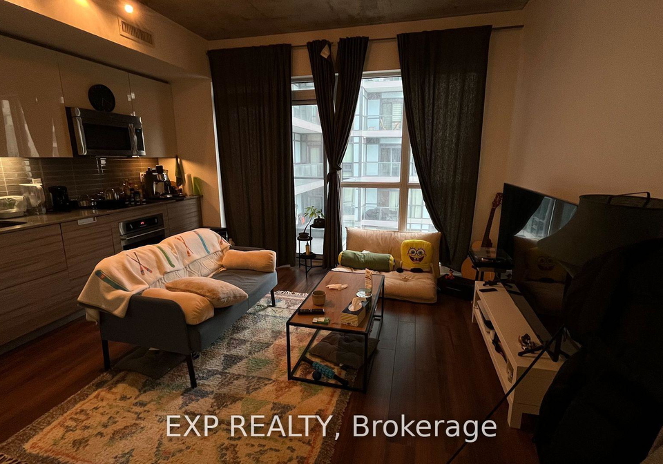 210-simcoe-street-toronto-ontario-c13182110