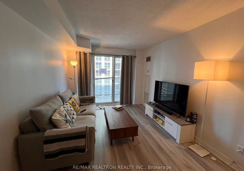 761-bay-street-toronto-ontario-c13184018