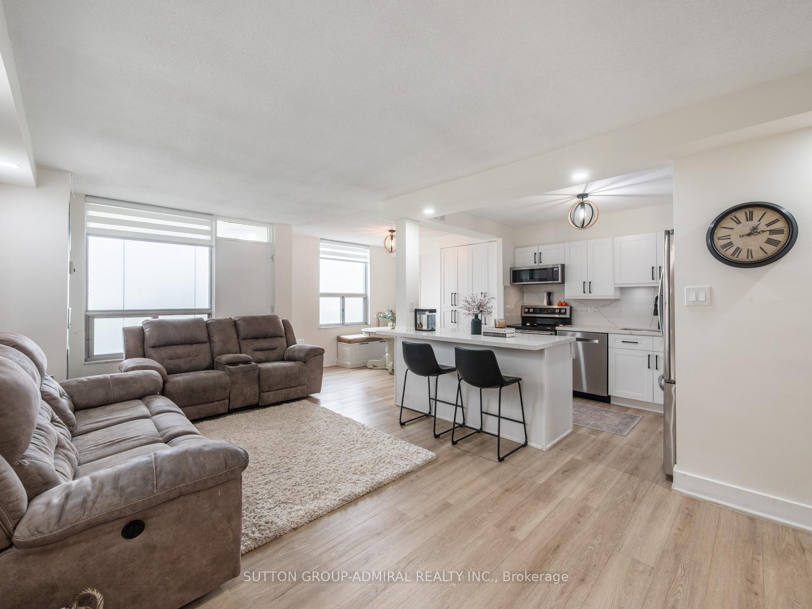 20-edgecliff-golfway-east-york-ontario-c13184540