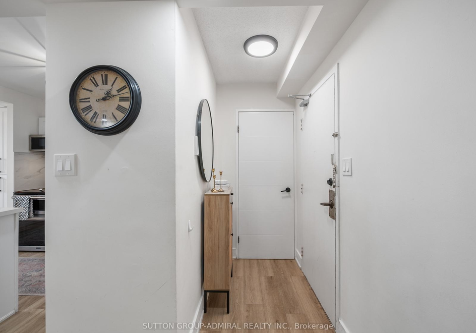 20-edgecliff-golfway-east-york-ontario-c13184540