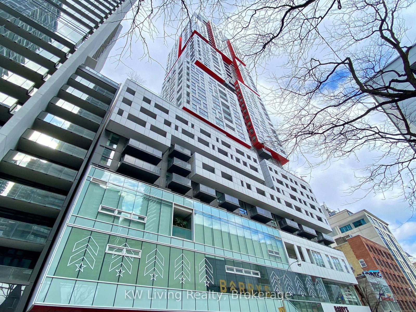 318-richmond-street-w-toronto-ontario-c13185166