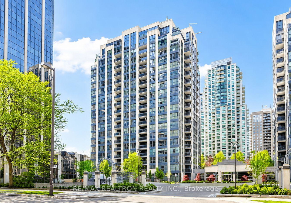 18-hollywood-avenue-north-york-ontario-c13186034