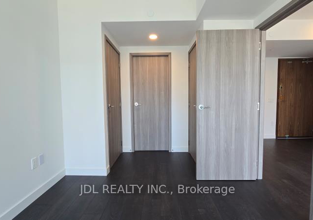 1-concord-cityplace-way-toronto-ontario-c13186274