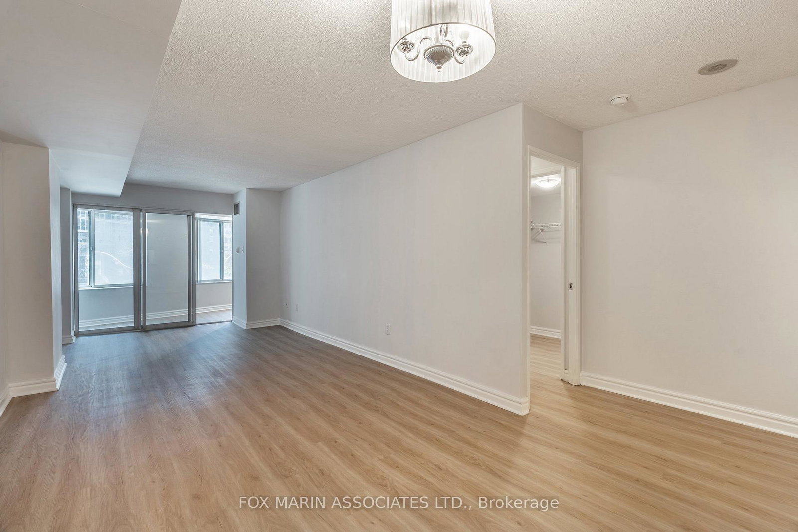 33-university-avenue-toronto-ontario-c13188088