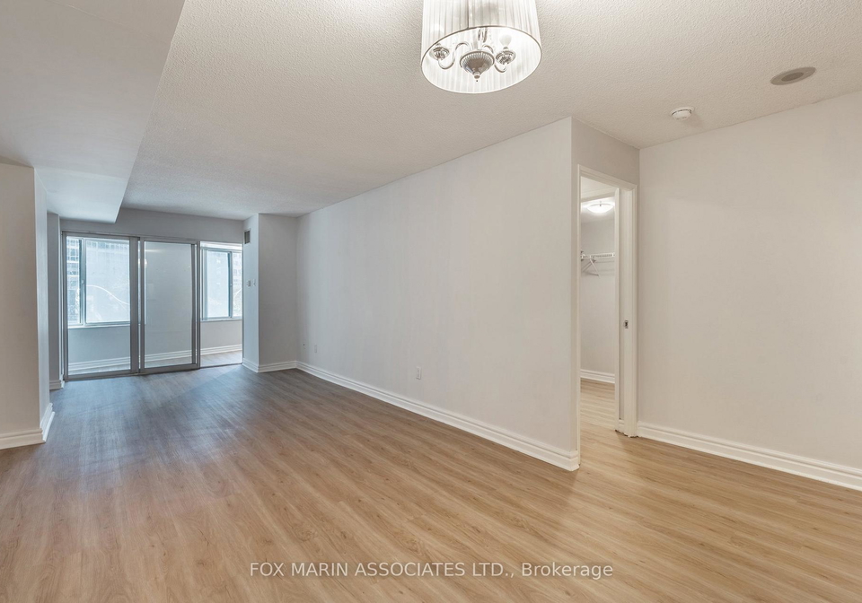 33-university-avenue-toronto-ontario-c13188088