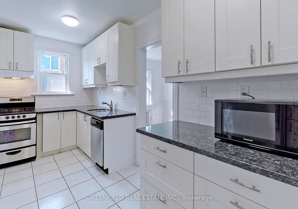 1747-bayview-avenue-east-york-ontario-c13192992