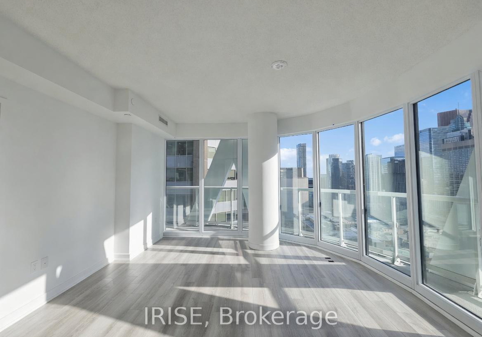 230-simcoe-street-toronto-ontario-c13196146