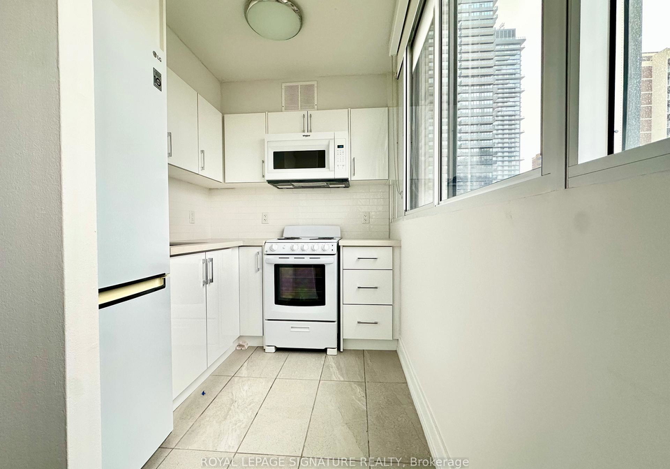 33-isabella-street-toronto-ontario-c13197668