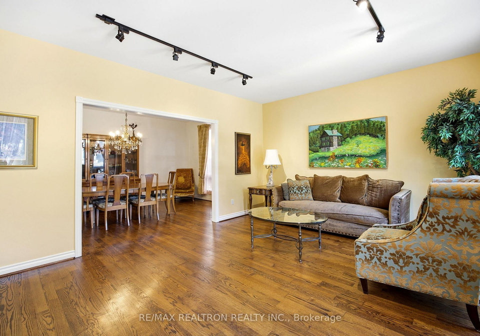 623-coldstream-avenue-toronto-ontario-c13200652