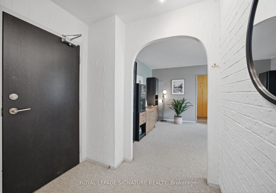15-vicora-linkway-east-york-ontario-c13205628
