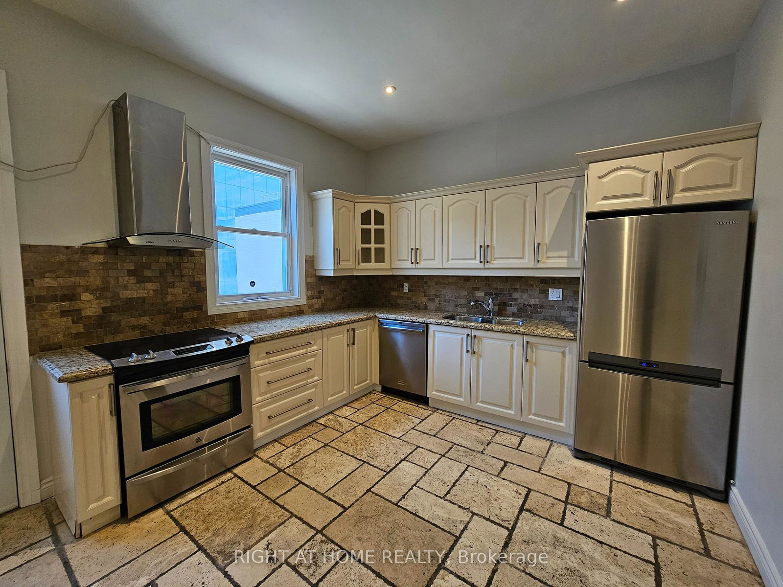 550-yonge-street-toronto-ontario-c13205648