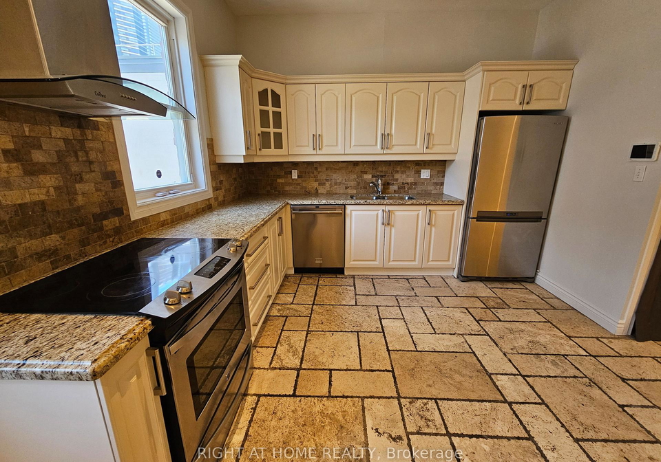 550-yonge-street-toronto-ontario-c13205648