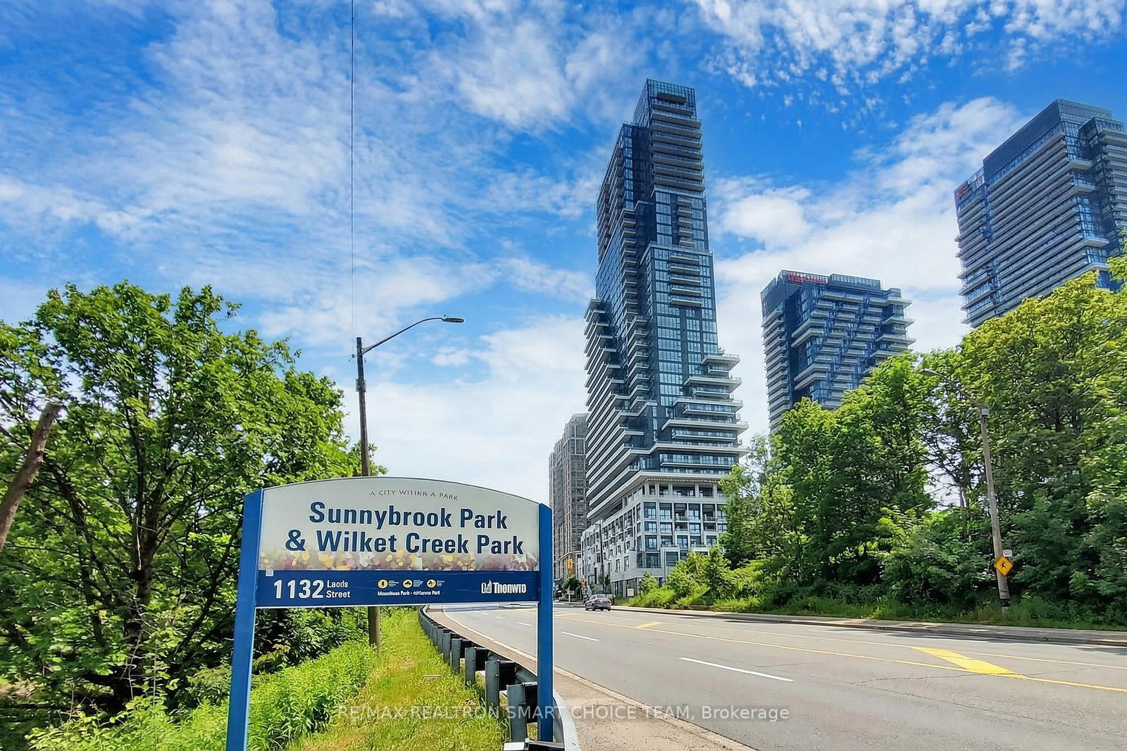 10-inn-on-the-park-drive-north-york-ontario-c13205812