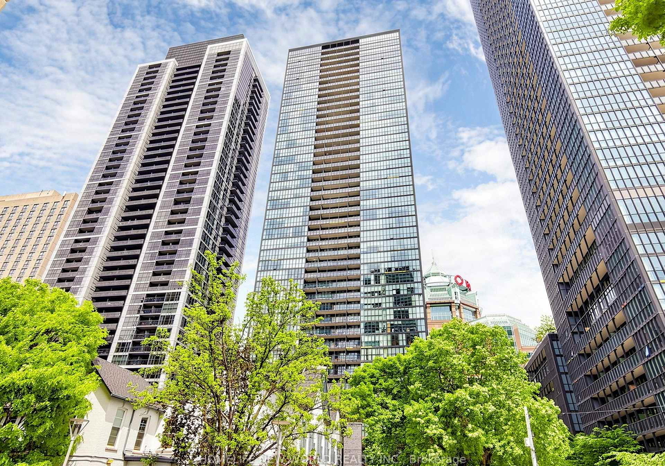 110-charles-street-e-toronto-ontario-c13205940