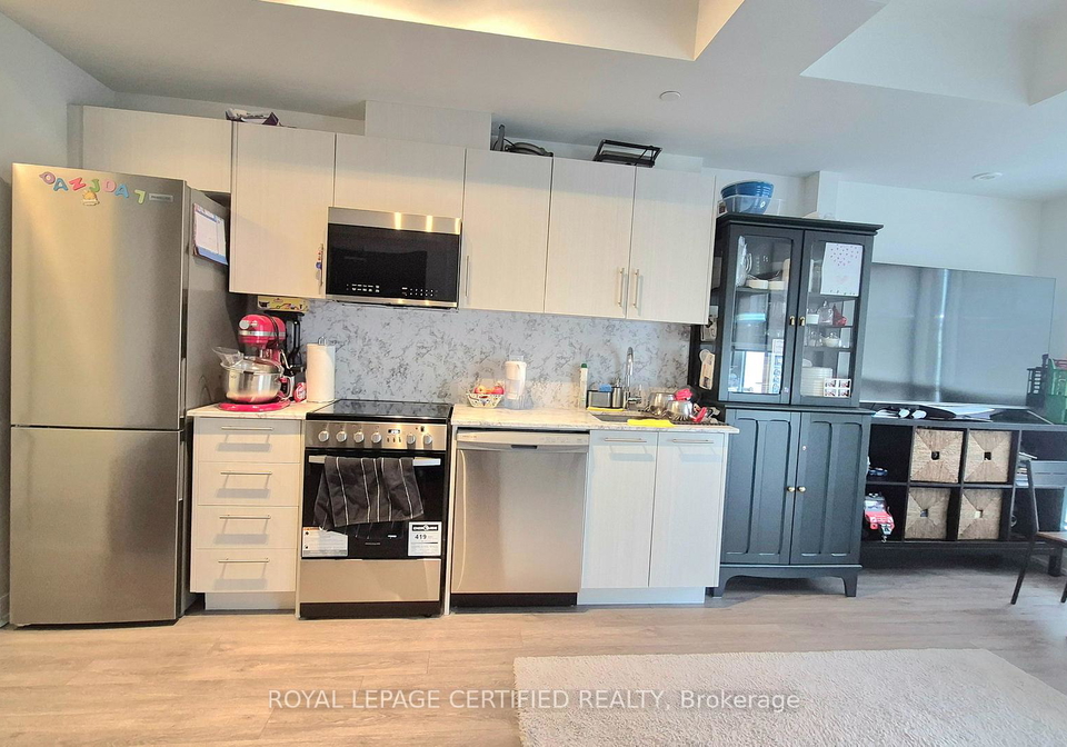 851-sheppard-avenue-w-toronto-ontario-c13205950