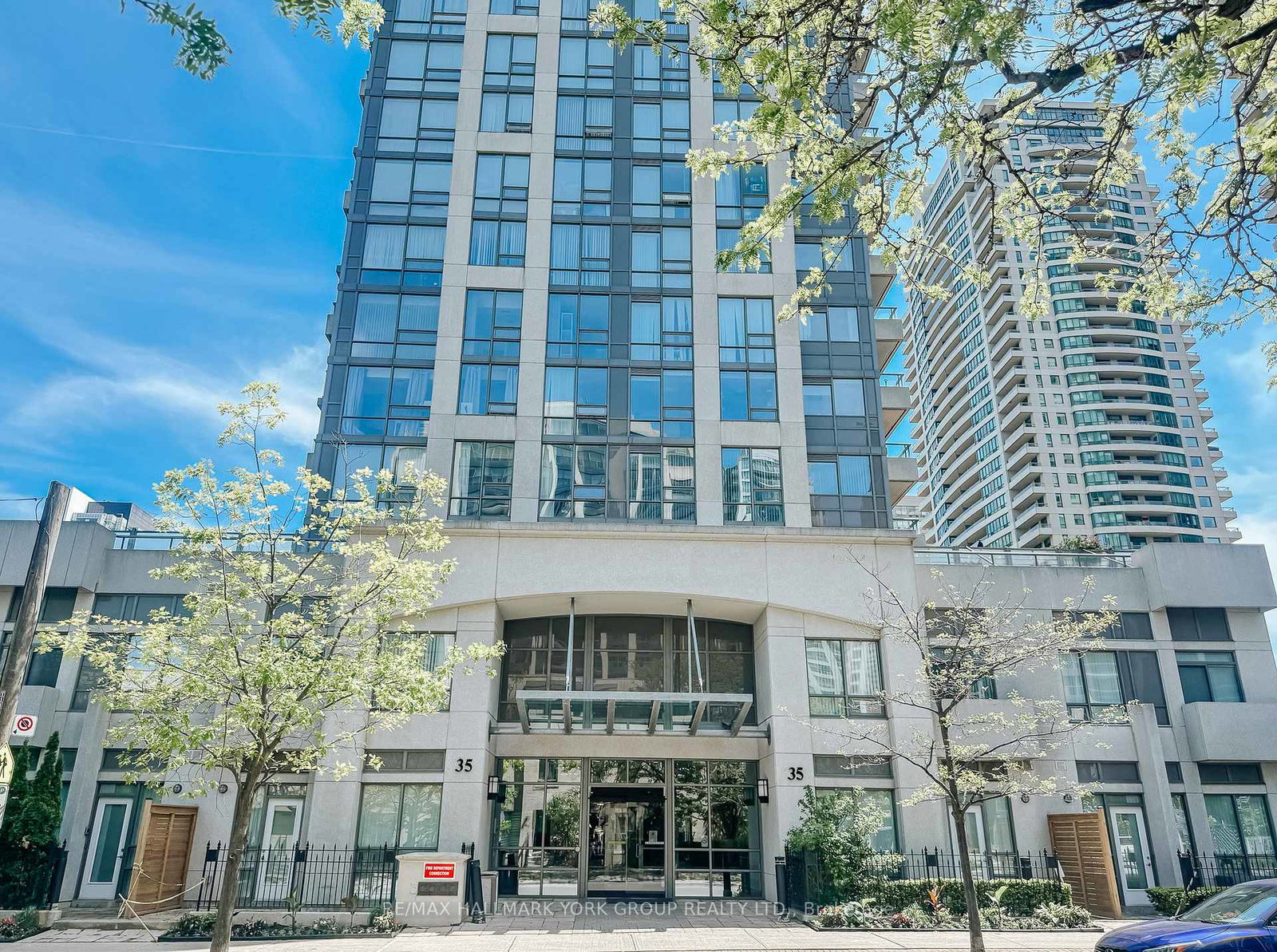35-hollywood-avenue-north-york-ontario-c13206258