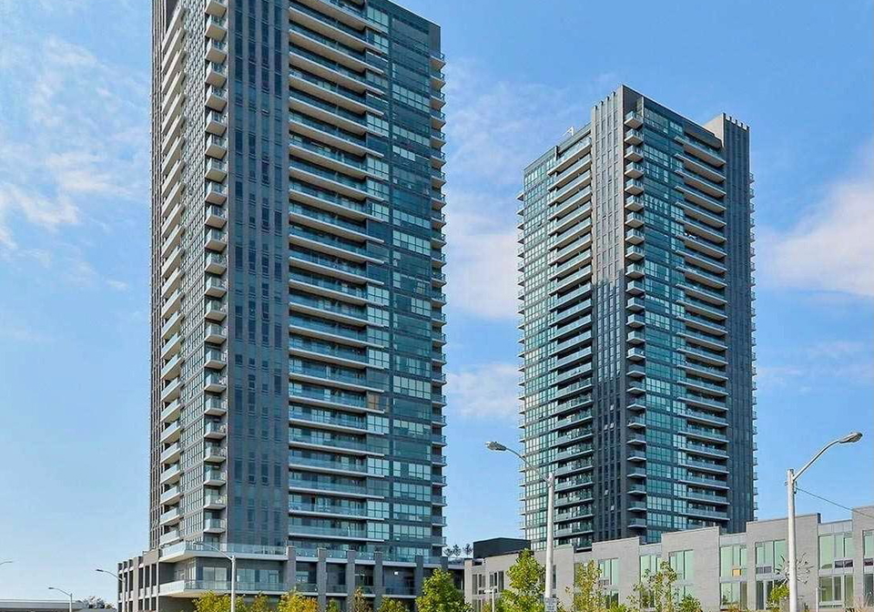 6-sonic-way-east-york-ontario-c13206312