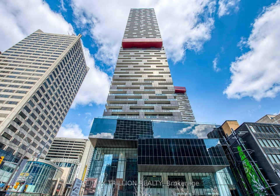 8-eglinton-avenue-e-toronto-ontario-c13206578