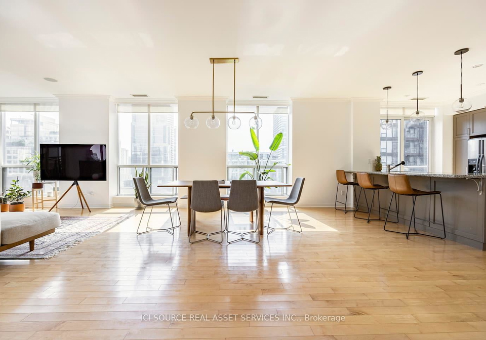 250-wellington-street-w-toronto-ontario-c13206646
