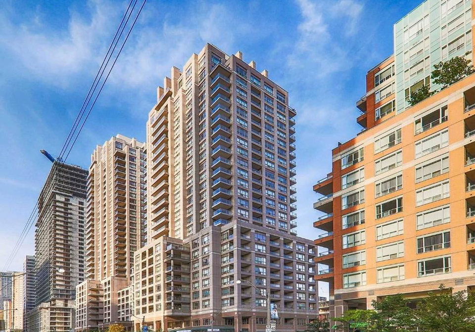 909-bay-street-toronto-ontario-c13207014